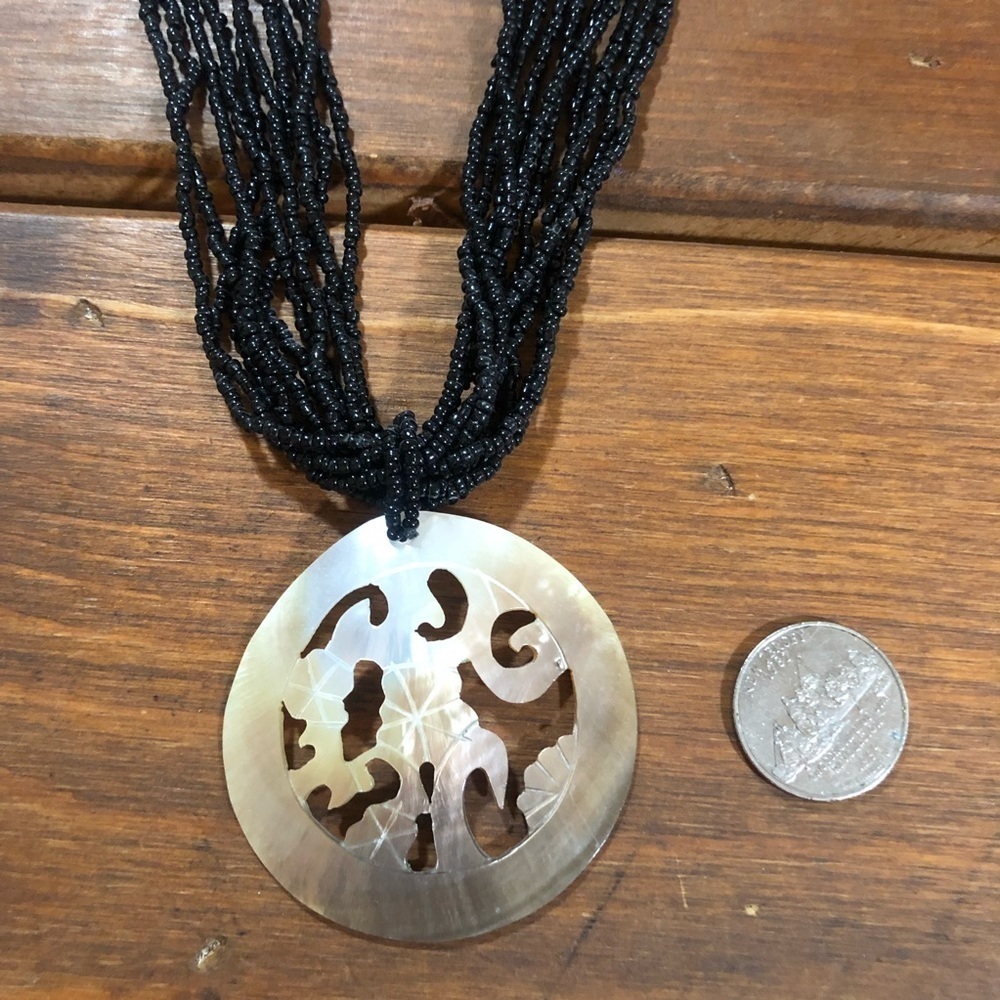Black Beaded Floral Abalone Shell Necklace - Picture 5 of 6